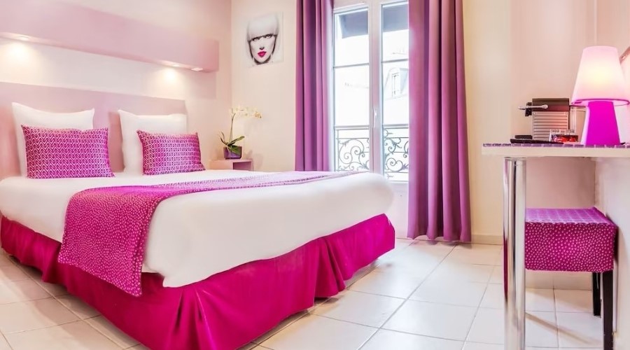 Tickled Pink in Paris, 3 Nights with Flights