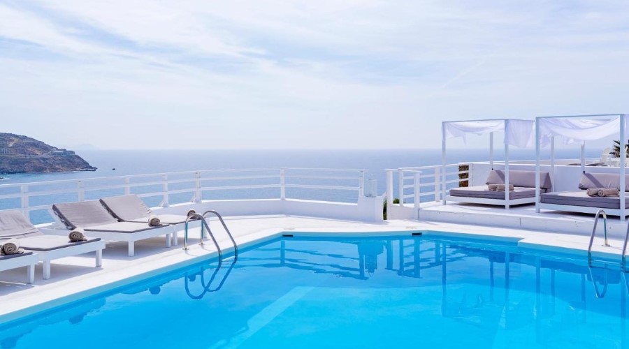 7 Nights B&B Deal in 4 Star Mykonos, with Flights